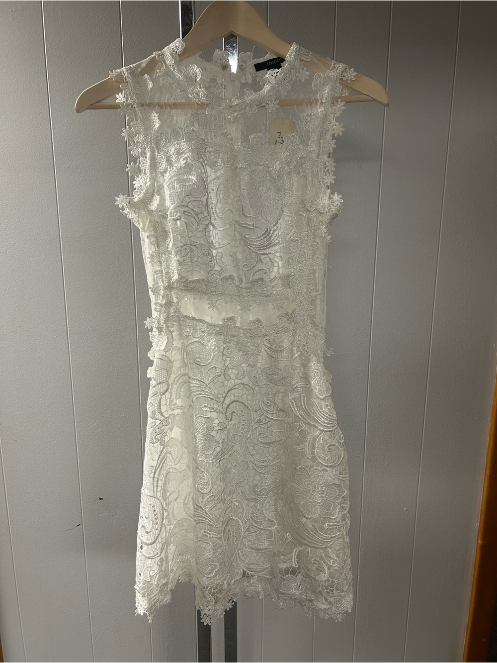 Elegant White Lace Sleeveless Dress Wedding Graduation Rehearsal Small BRAND NEW